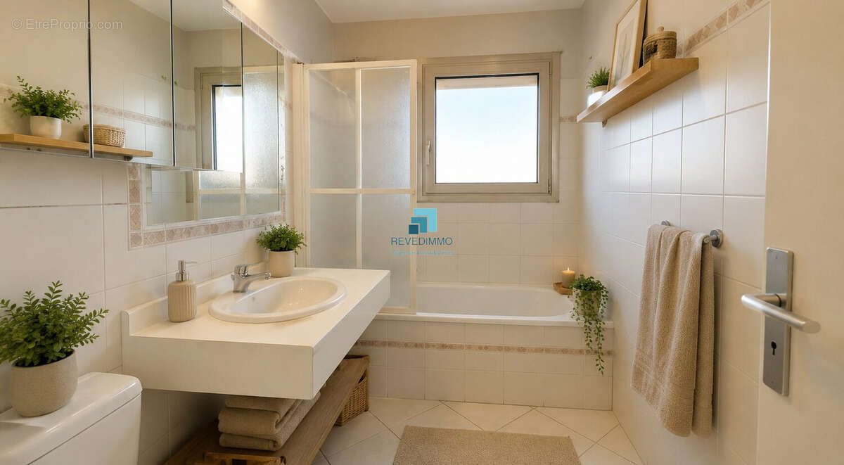 Appartement 93 m² à Saint-Raphael  - photo 8