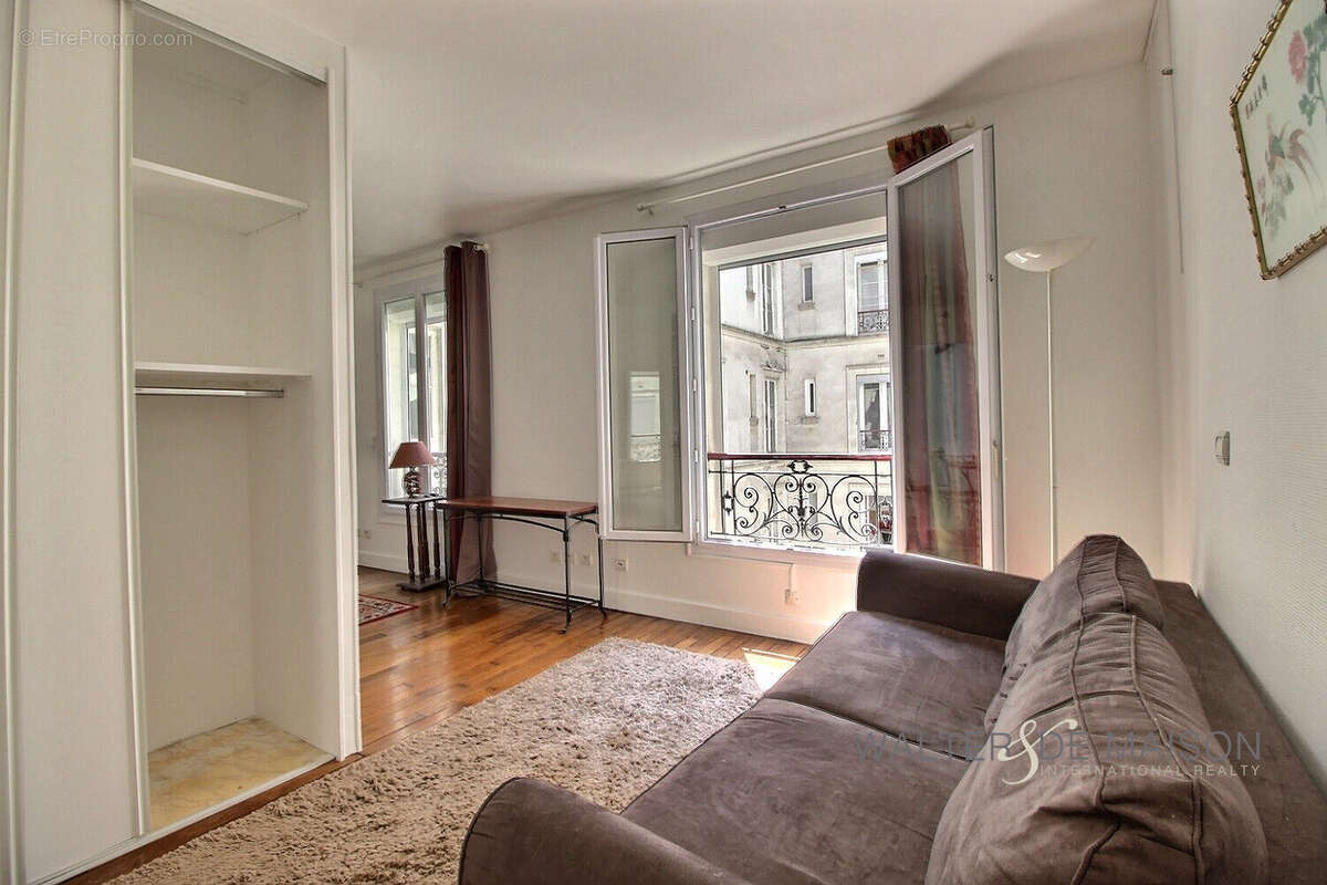 Appartement à PARIS-17E