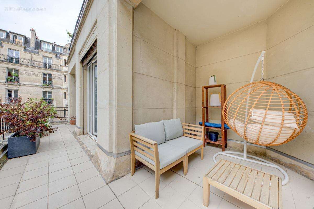 Appartement à PARIS-15E