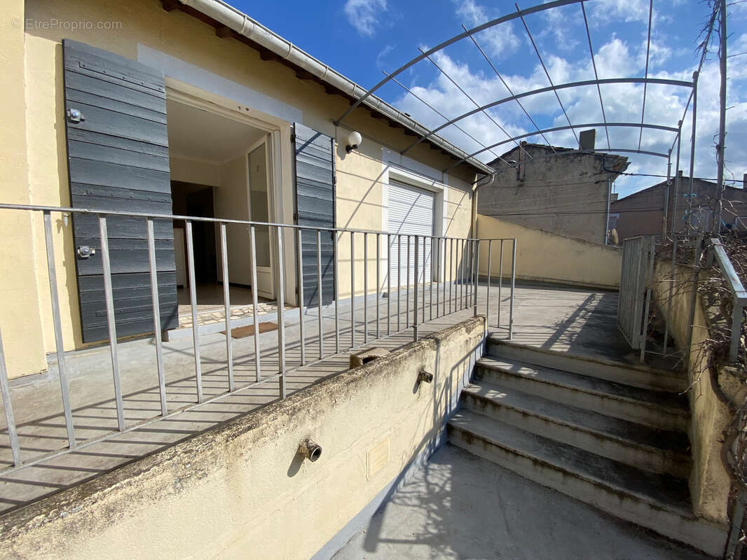Appartement à MORIERES-LES-AVIGNON
