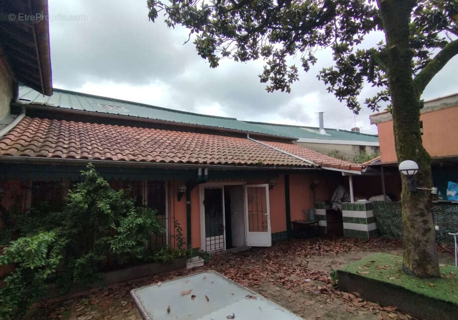 Commerce à MONT-DE-MARSAN