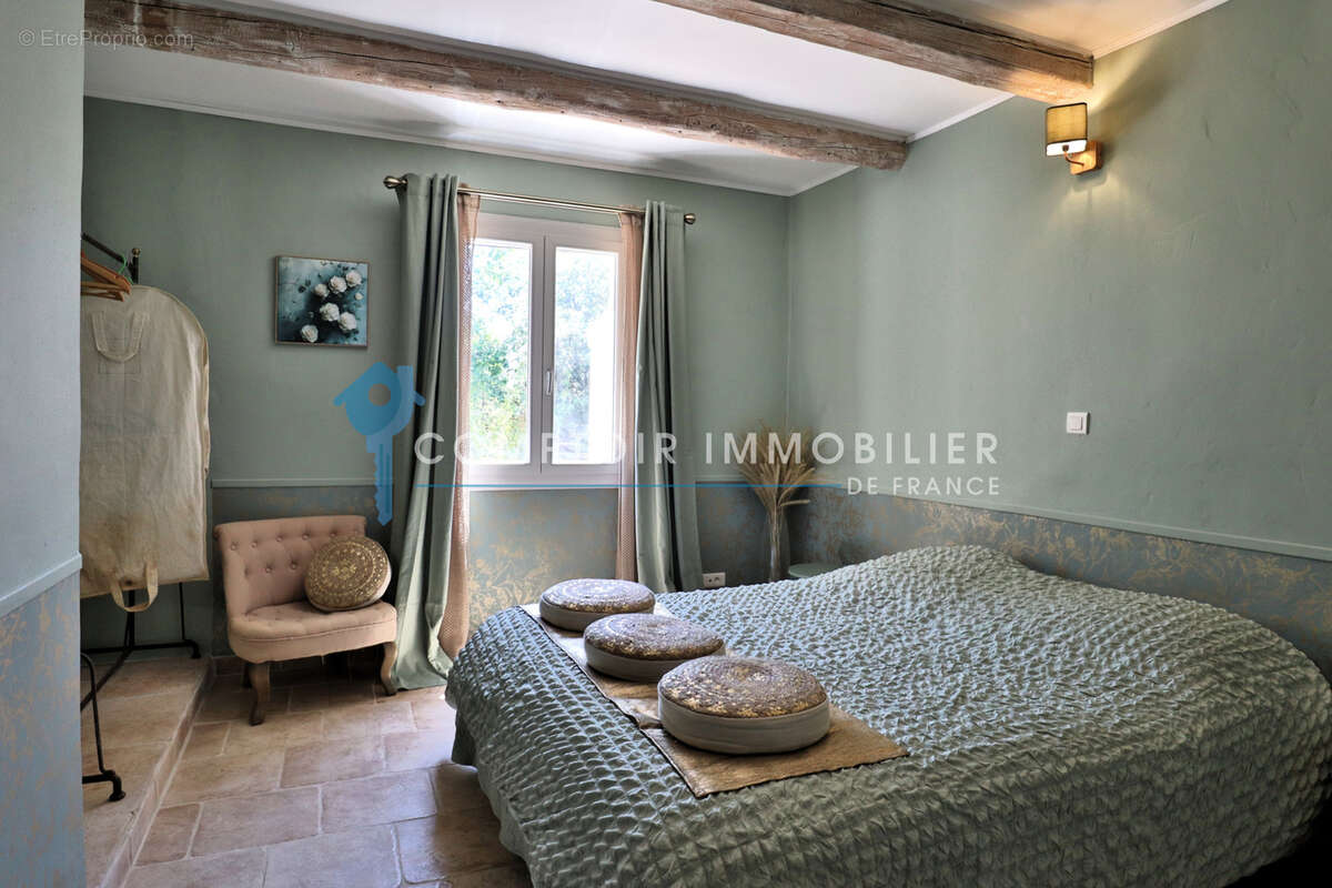 Maison à SAINT-SATURNIN-LES-APT