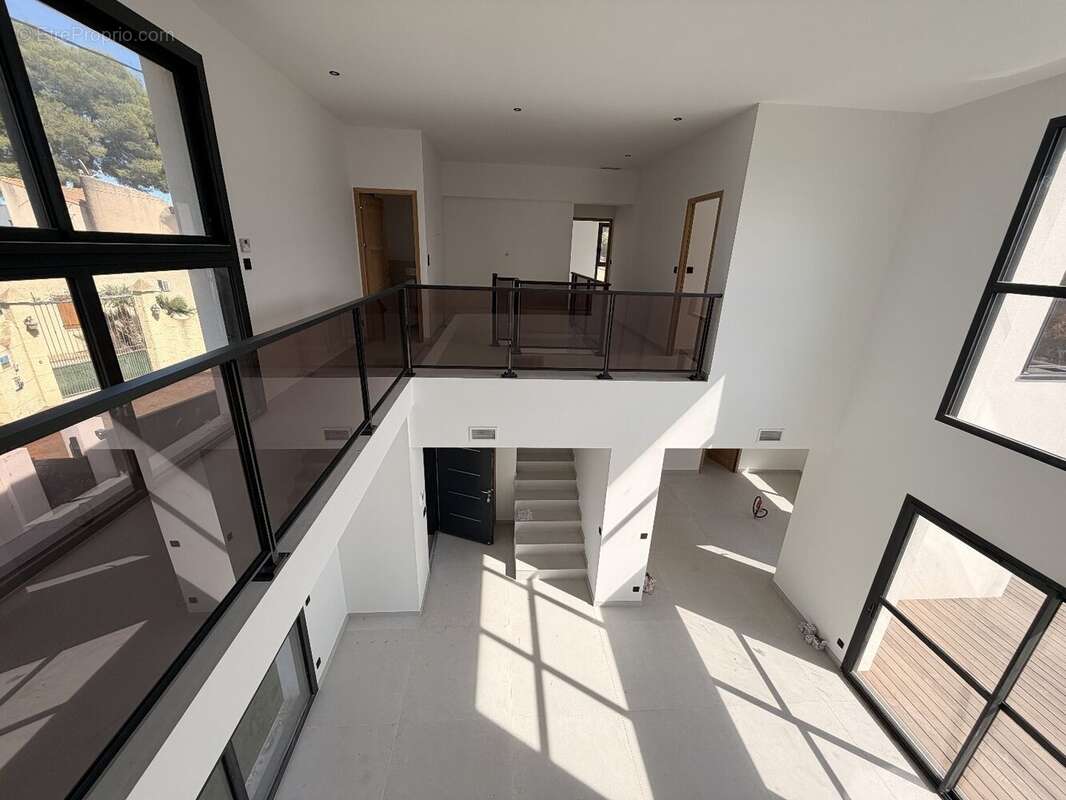 Villa de prestige - Frais de notaire réduits - Secteur privilégié - photo 28