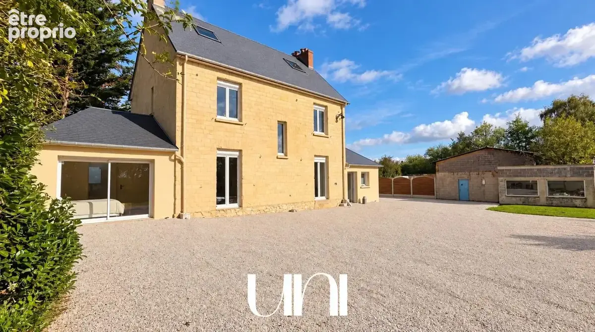 Maison 6 pièces de 138 m2 avec jardin - MALTOT - photo 1