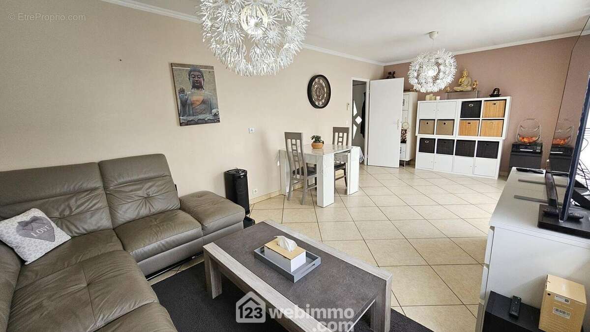 Le séjour vu sous un autre angle. - Maison à MILLY-LA-FORET