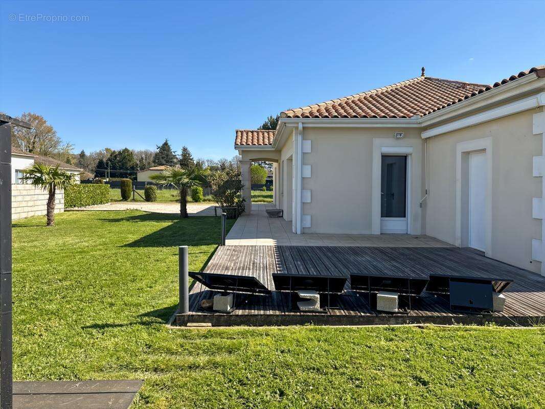 Maison à RAZAC-SUR-L'ISLE