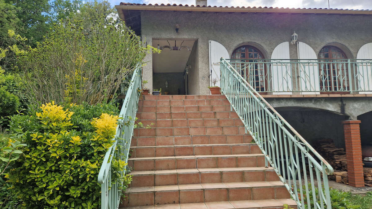 Maison à LACROIX-FALGARDE