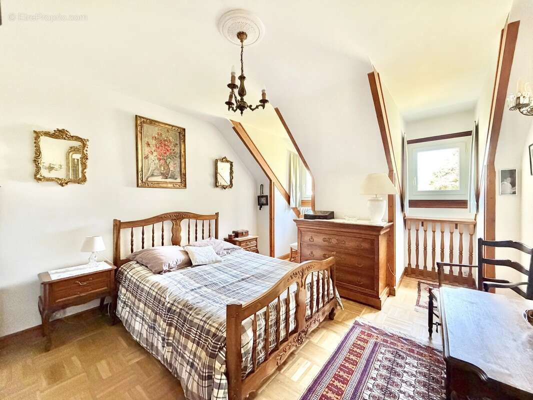 Maison à VERRIERES-LE-BUISSON