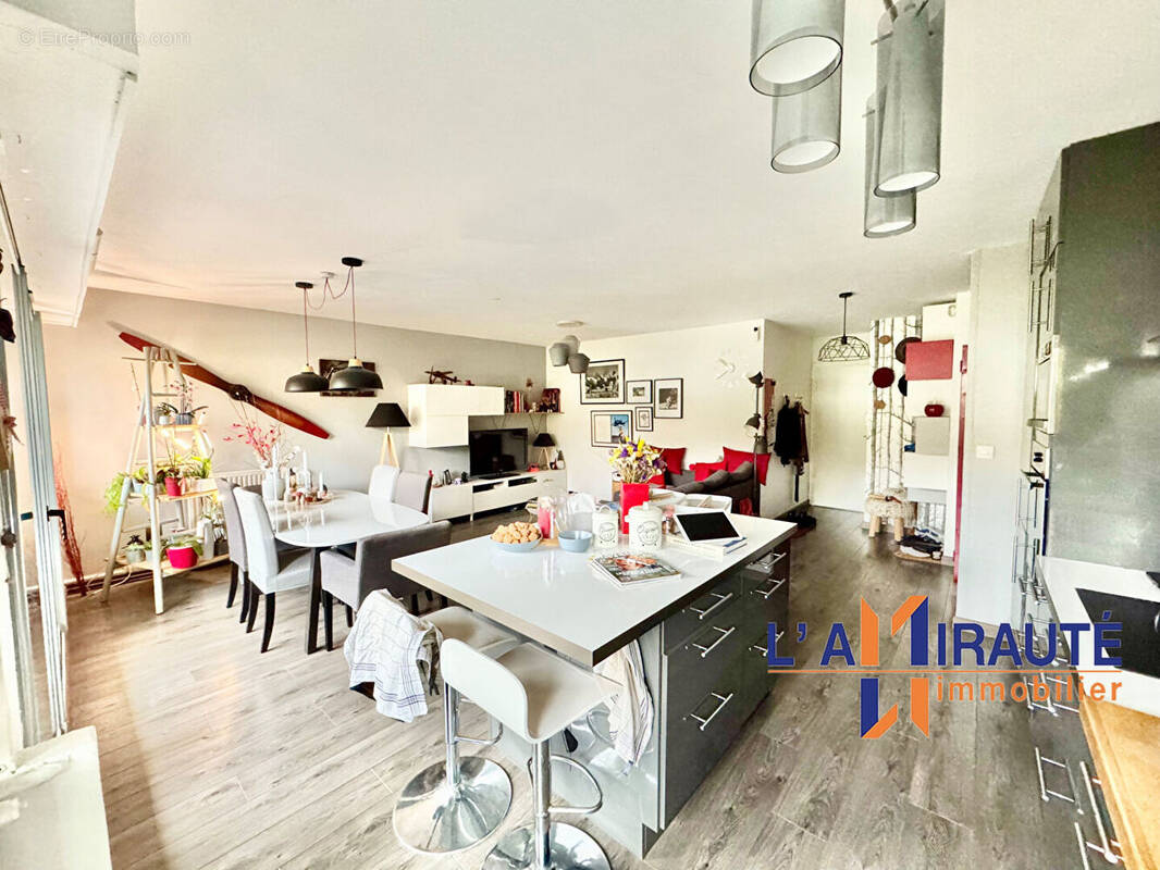 Appartement à HOUILLES