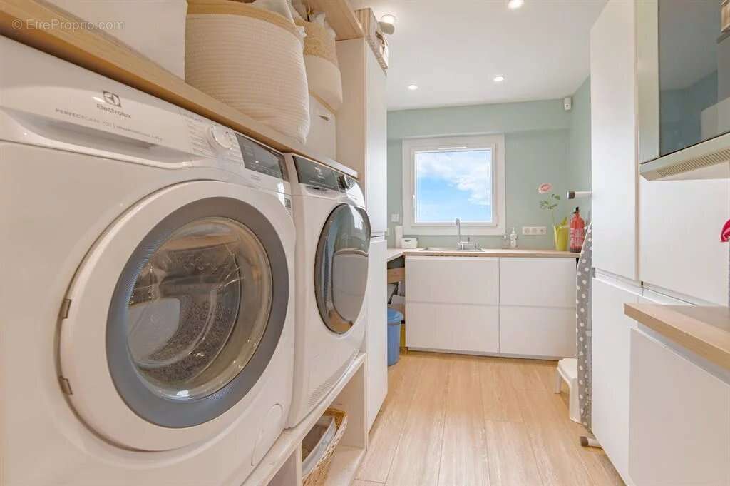 Appartement à SARTROUVILLE