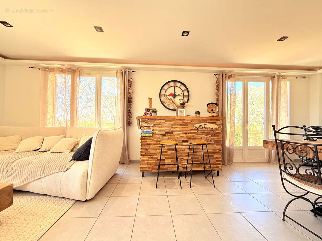 Appartement à LA VALETTE-DU-VAR