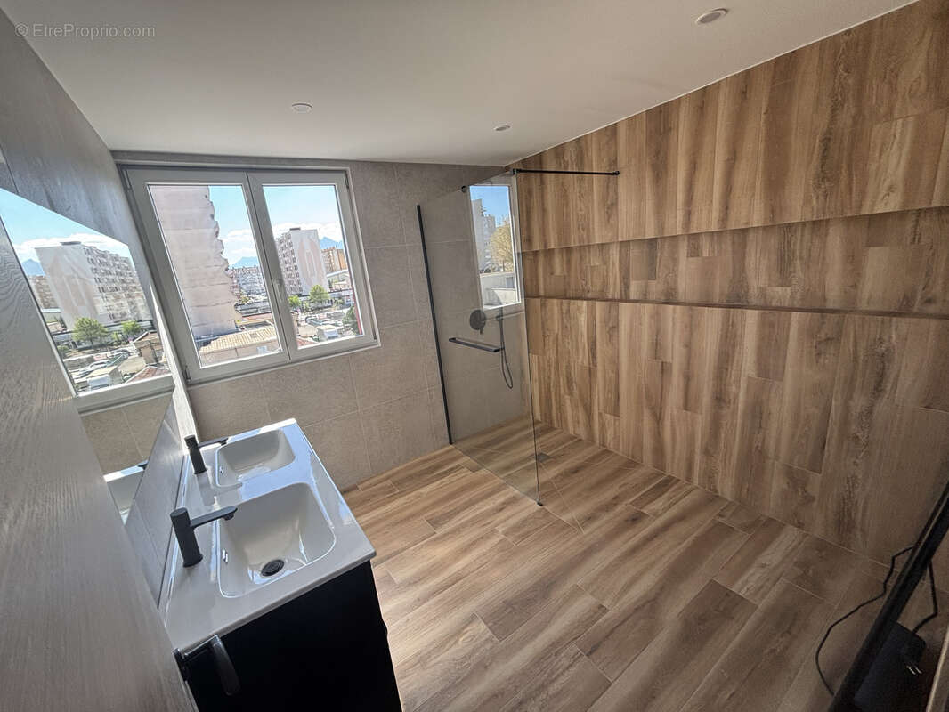 Appartement à ECHIROLLES