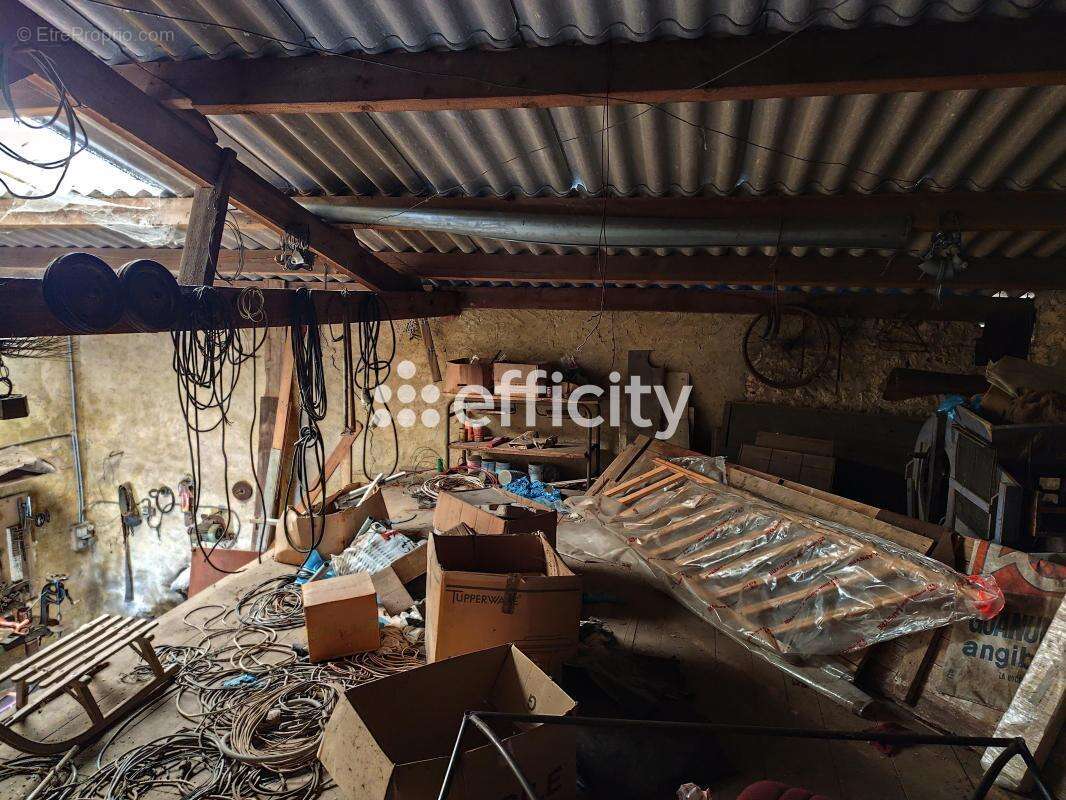 Maison à BRIZAMBOURG