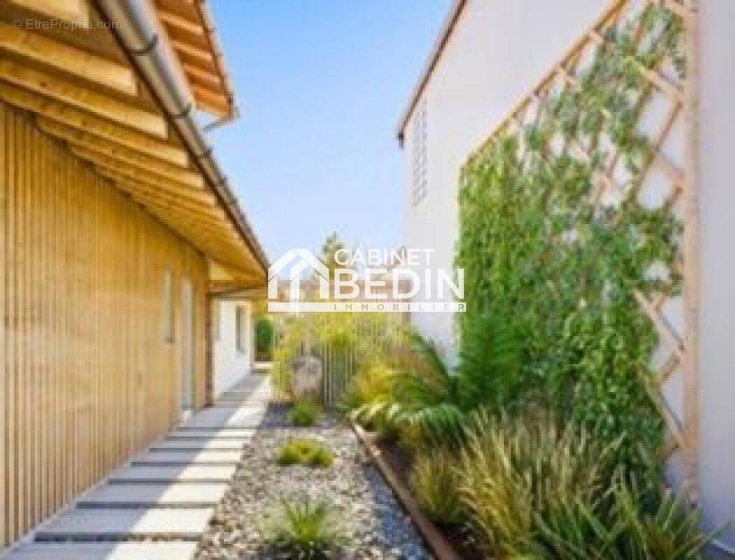 Terrain à LA TESTE-DE-BUCH