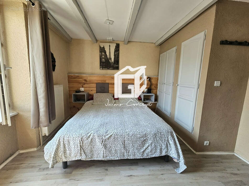 Maison à LUC-LA-PRIMAUBE