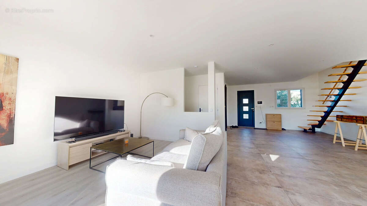 Maison à PUGET-SUR-ARGENS