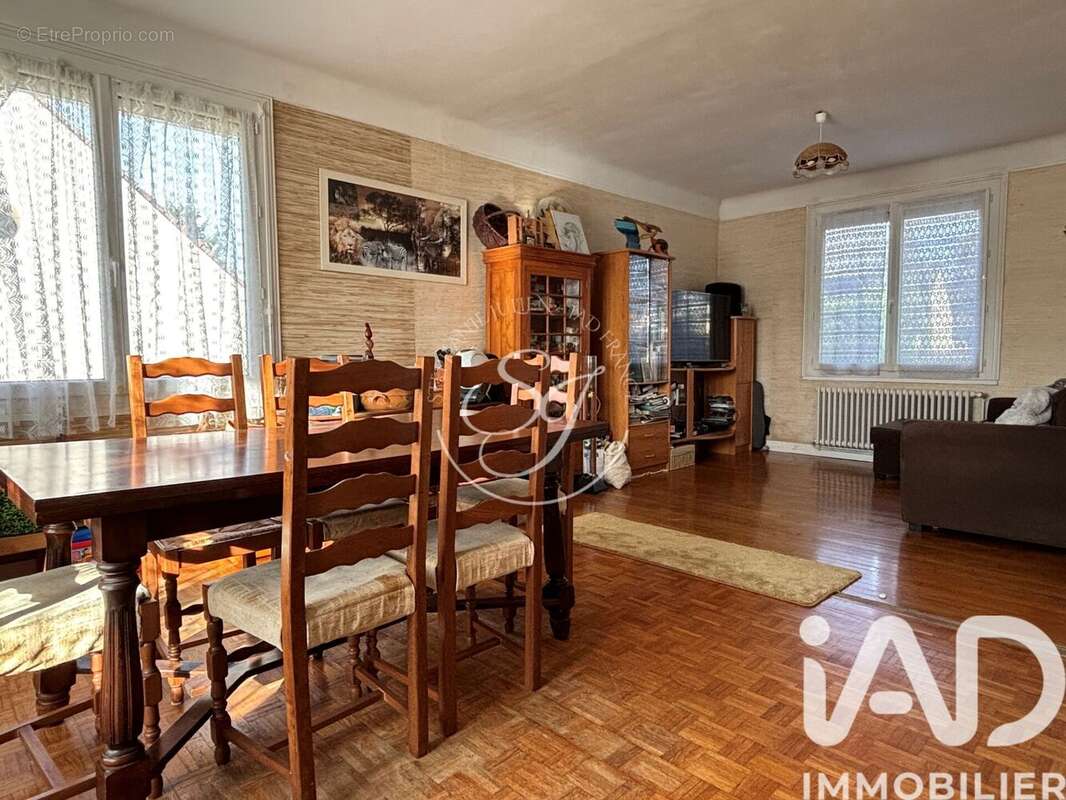 Photo 2 - Maison à SAINTRY-SUR-SEINE