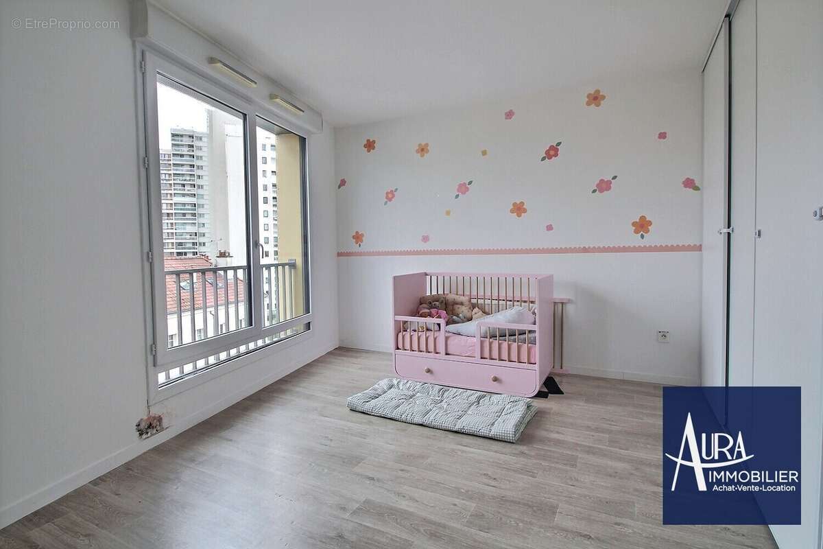 exposio_0003 - Appartement à LES LILAS