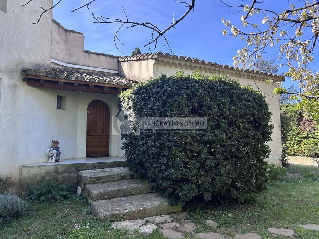 Maison à SAINT-MARTIN-DE-CRAU