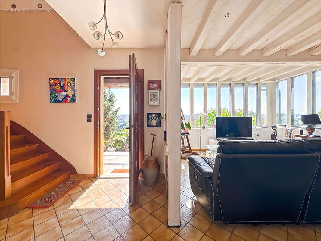 Maison à FOLLAINVILLE-DENNEMONT