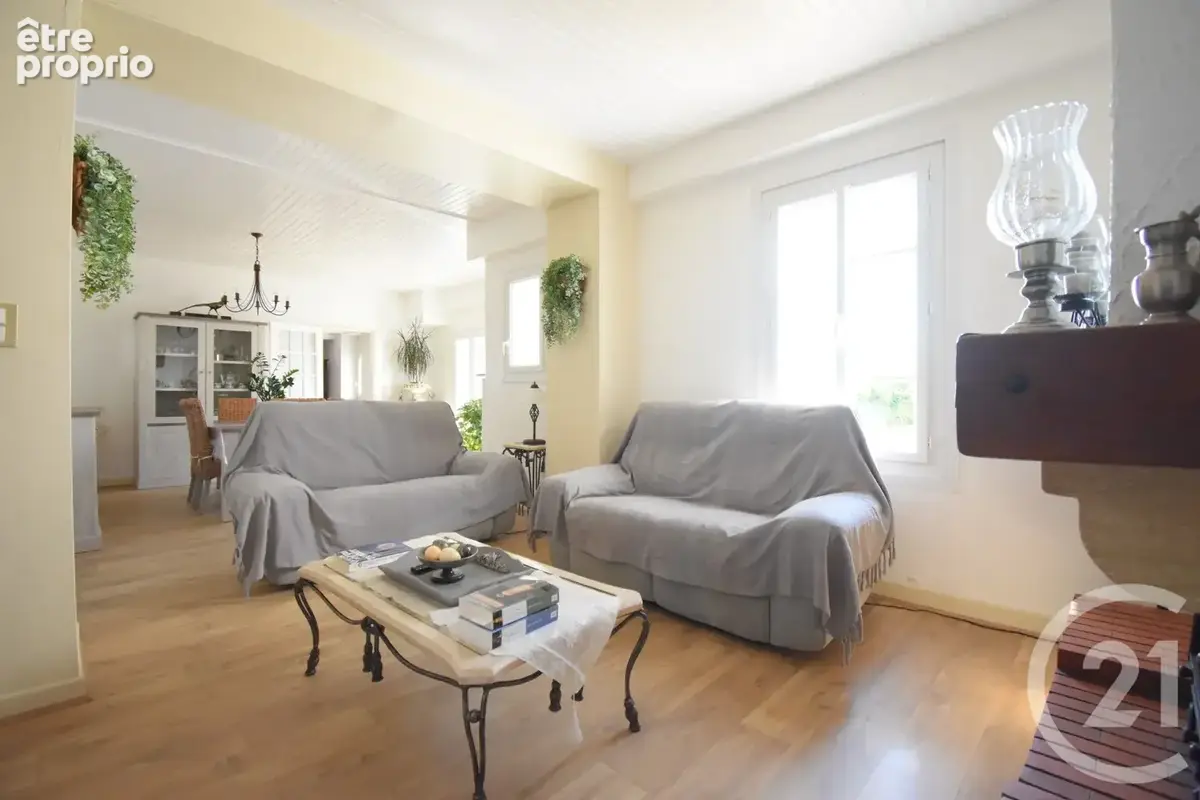 Maison 158 m² à Vendat  - photo 2