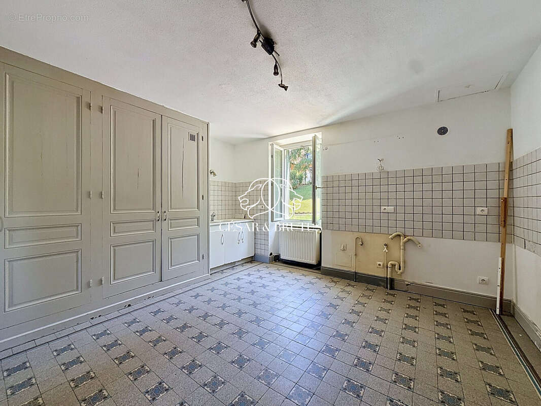Maison 137 m² à Belmont-De-La-Loire  - photo 4