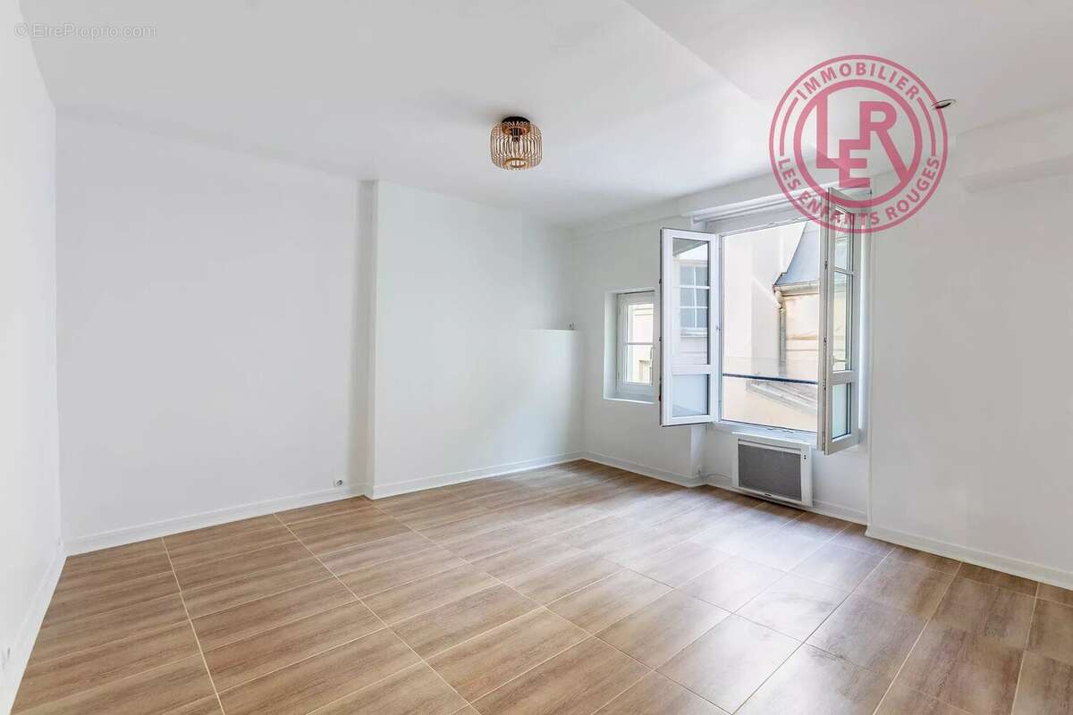 Appartement à PARIS-3E