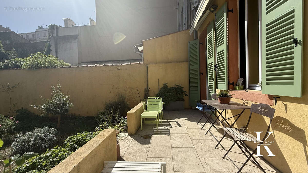 Appartement à MARSEILLE-6E