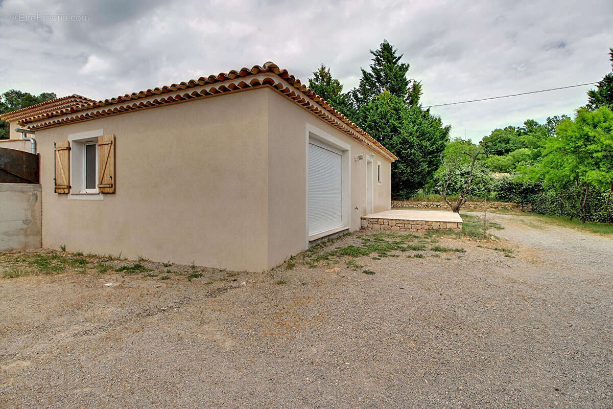 Maison à ENTRECASTEAUX