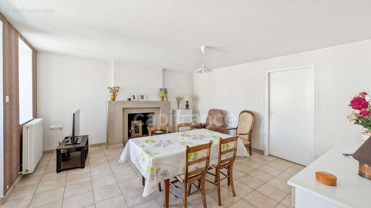 BEY (71) à vendre maison de 131.18 m² 5 pièces 4 chambres terrain de 1046 m² - photo 21