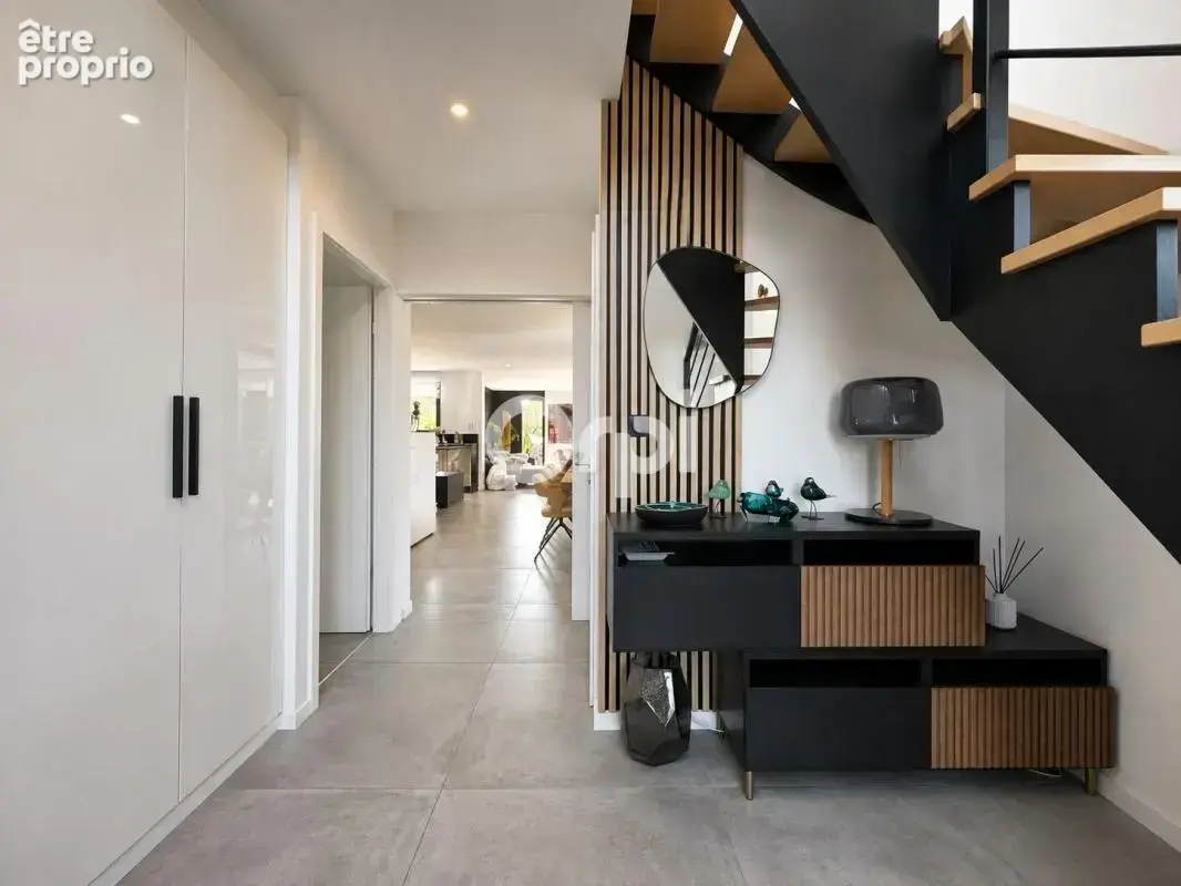 Villa d'Architecte 217m² A Vendre - photo 2