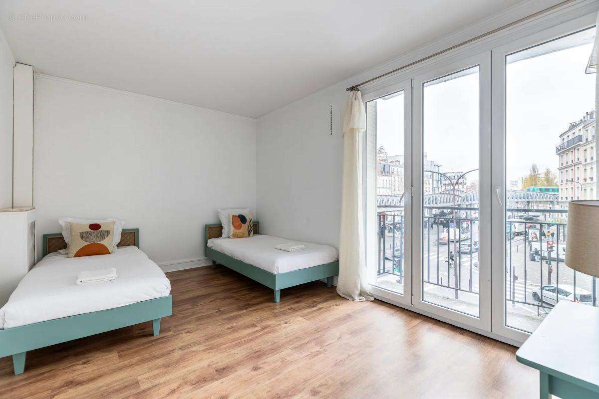 Appartement à PARIS-10E