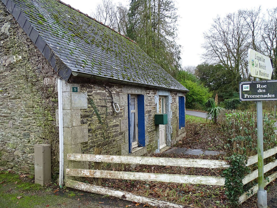 Maison à PLUSSULIEN