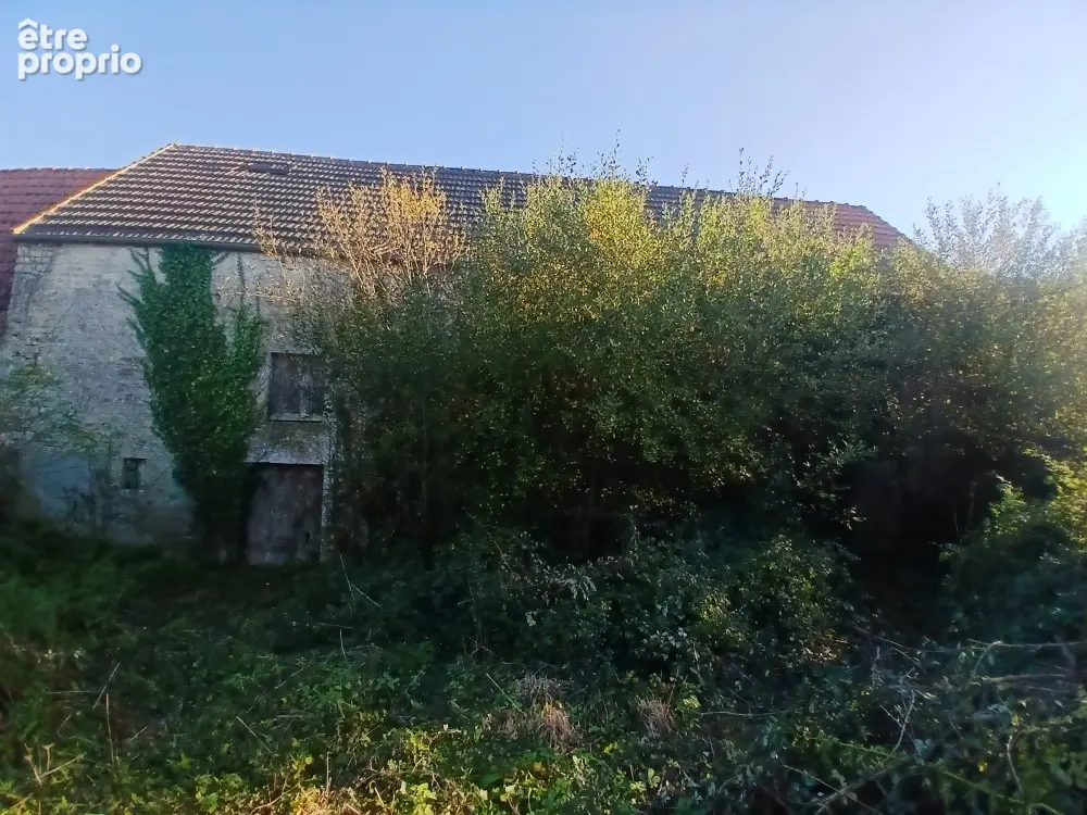 A ORGLANDES, maison en pierre, avec dépendances, à rénover - photo 12