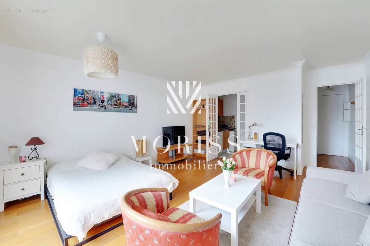 Appartement à PARIS-14E