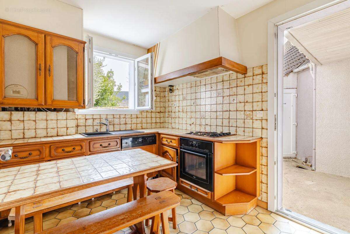 Maison à COMBS-LA-VILLE