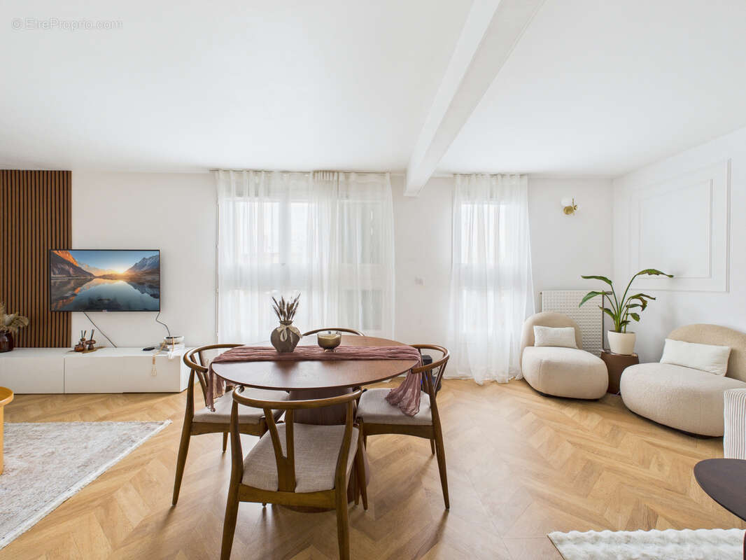 Appartement à SARTROUVILLE