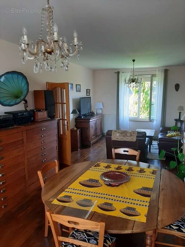 Maison à VICQ-SUR-BREUILH