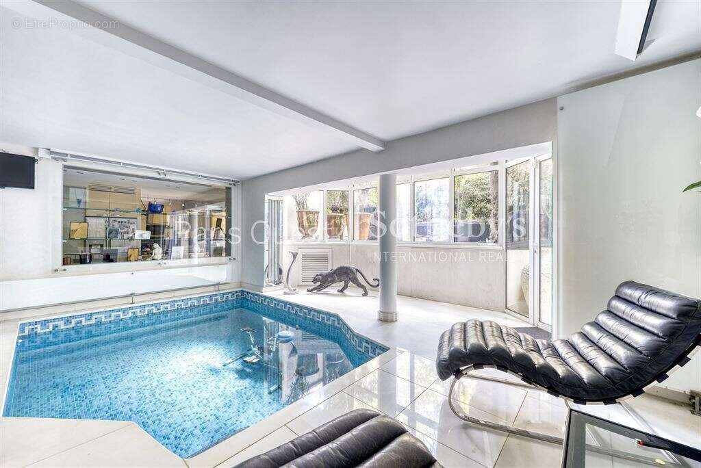 Maison à NEUILLY-SUR-SEINE