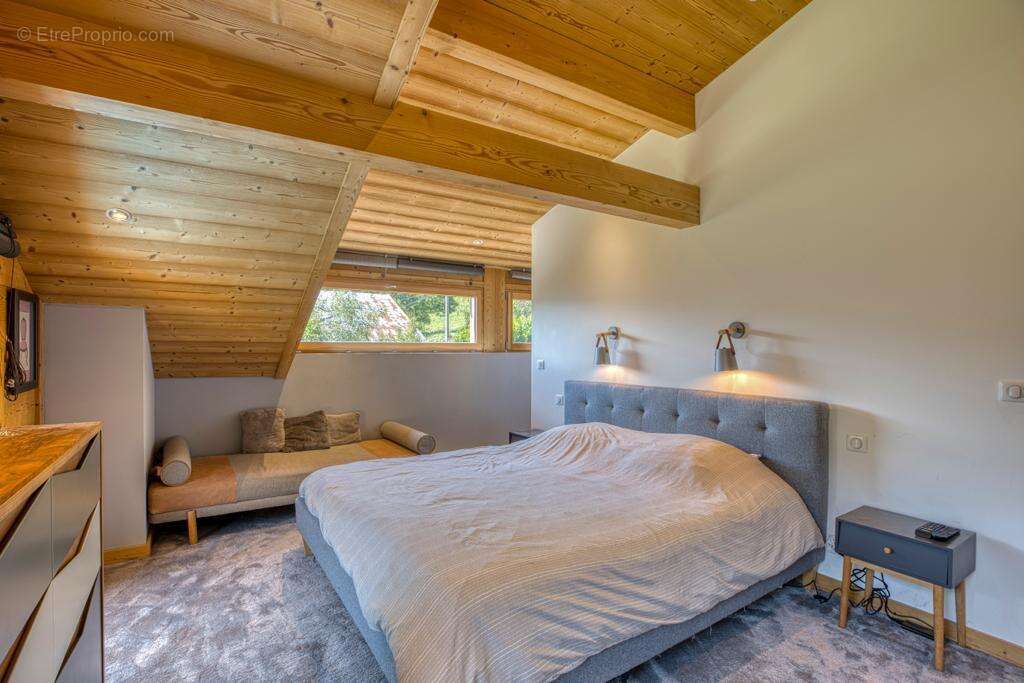Chalet rénové à proximité de La Clusaz, Vue montagnes avec piscine - photo 12