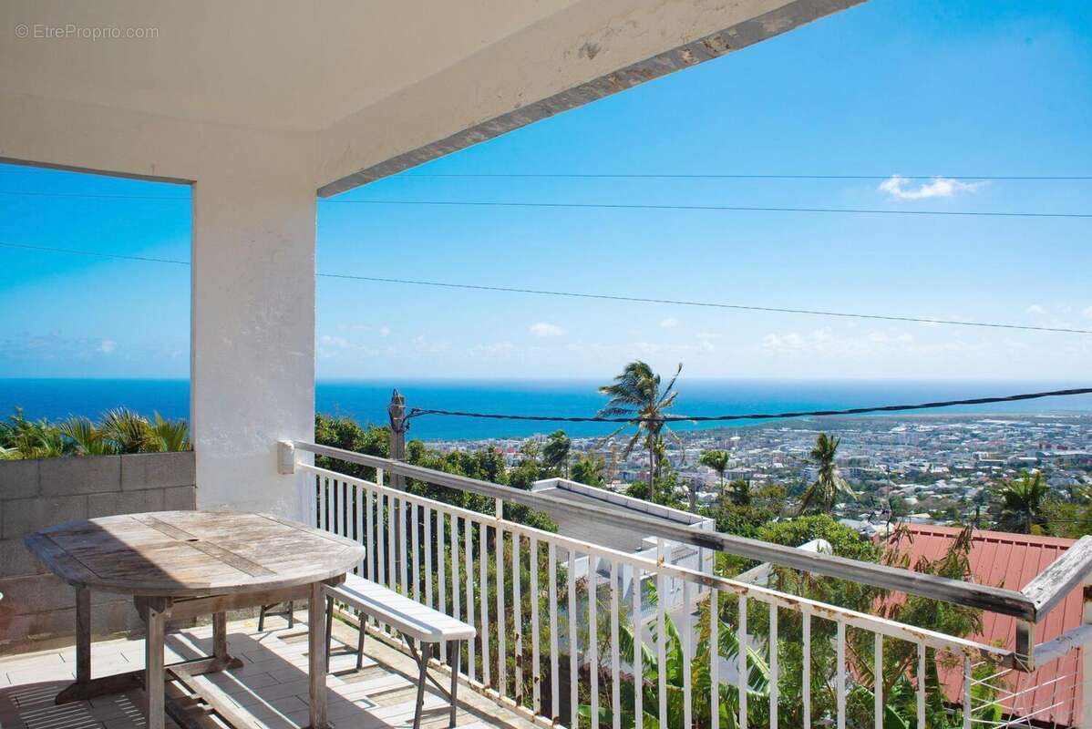 Maison à SAINT-DENIS