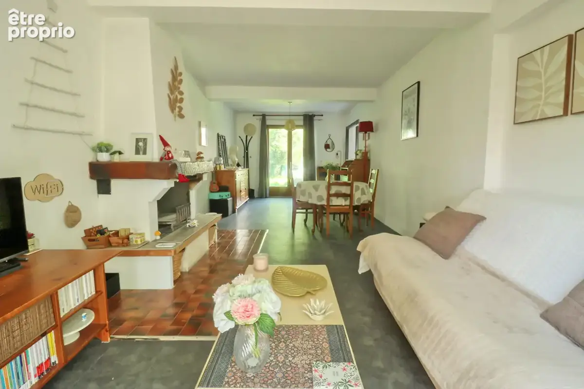 Maison familiale 10 pièces, 5 chambres, jardin et dépendance. - photo 1