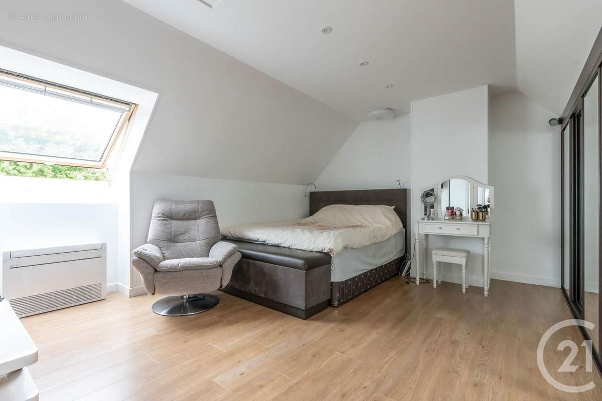 Maison à THORIGNY-SUR-MARNE