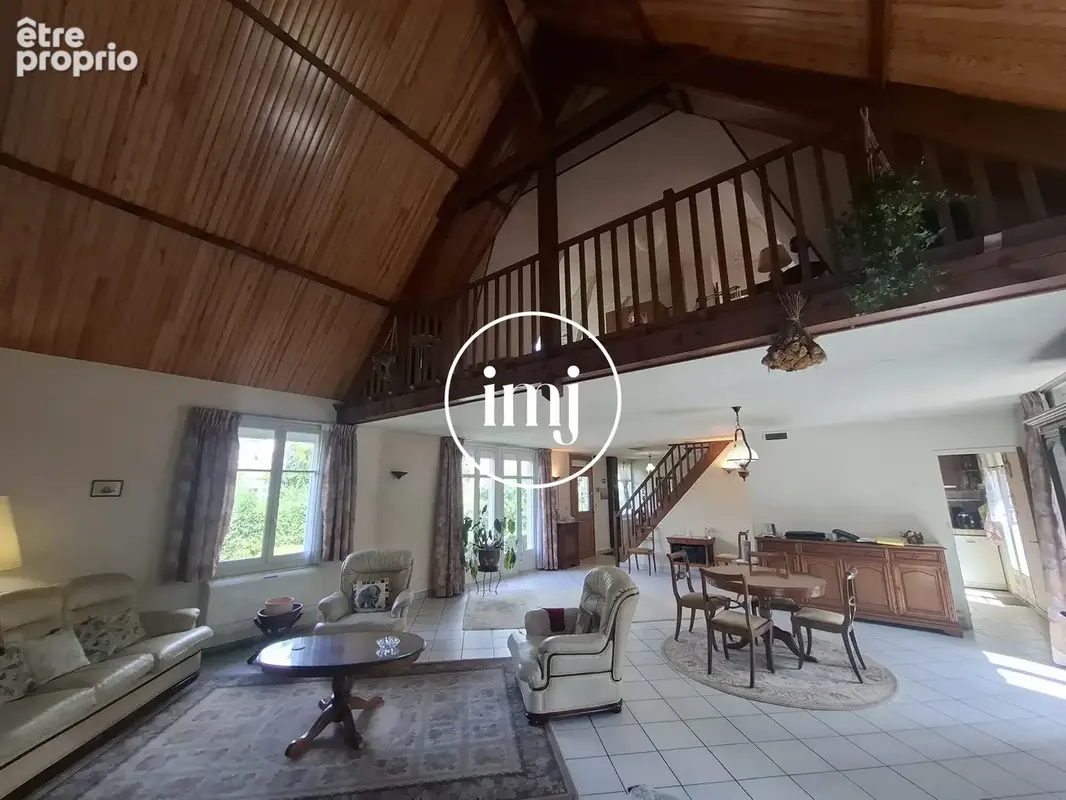 Maison 175 m² à Le Mesnil-Le-Roi  - photo 6