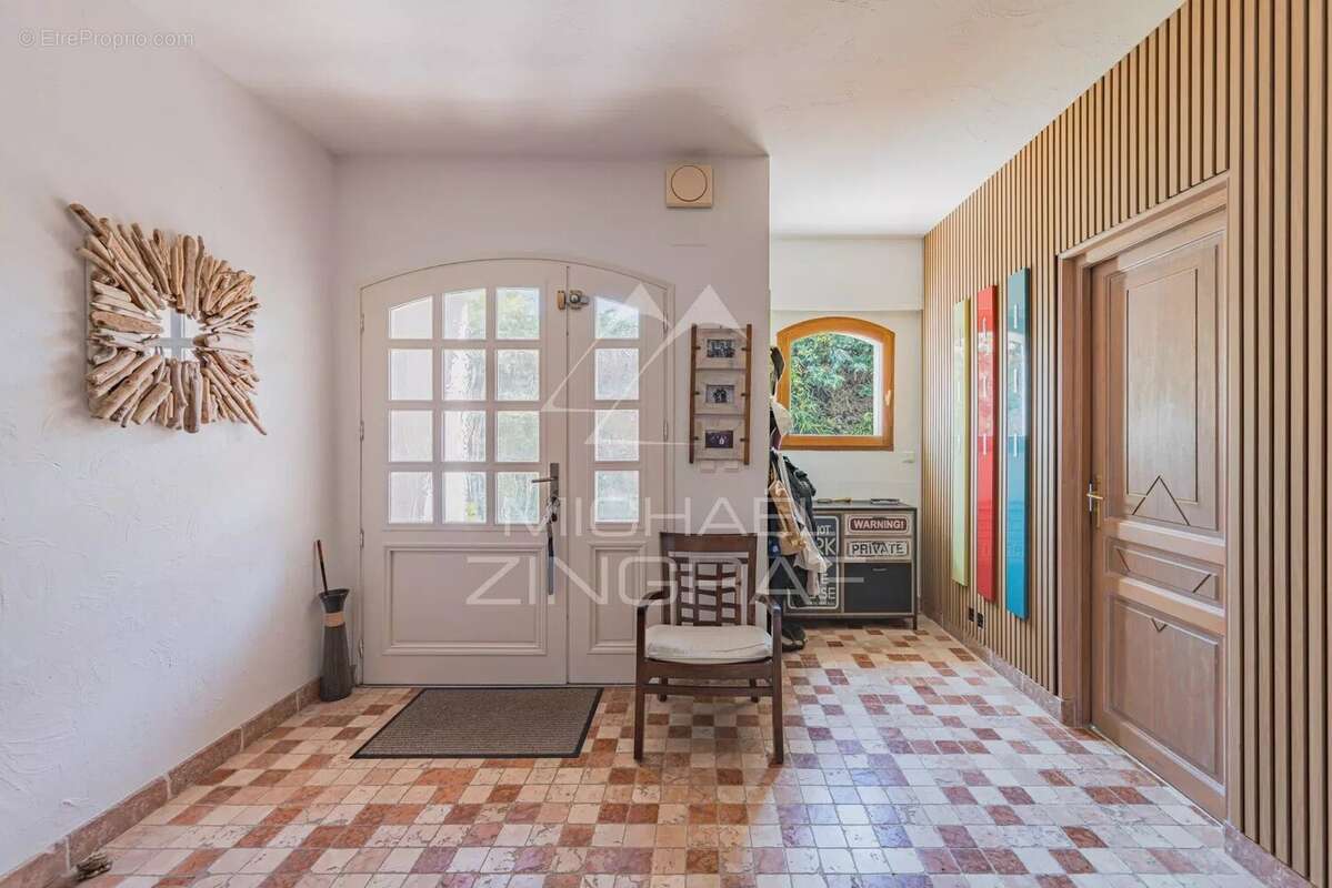 Villa contemporaine de 5 chambres - photo 8
