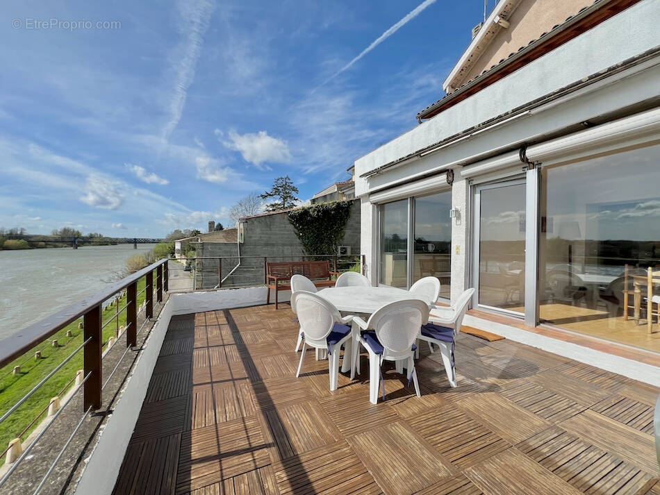 Maison à SAINT-EMILION