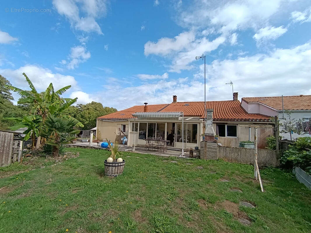 Maison à SAINTE-FLAIVE-DES-LOUPS