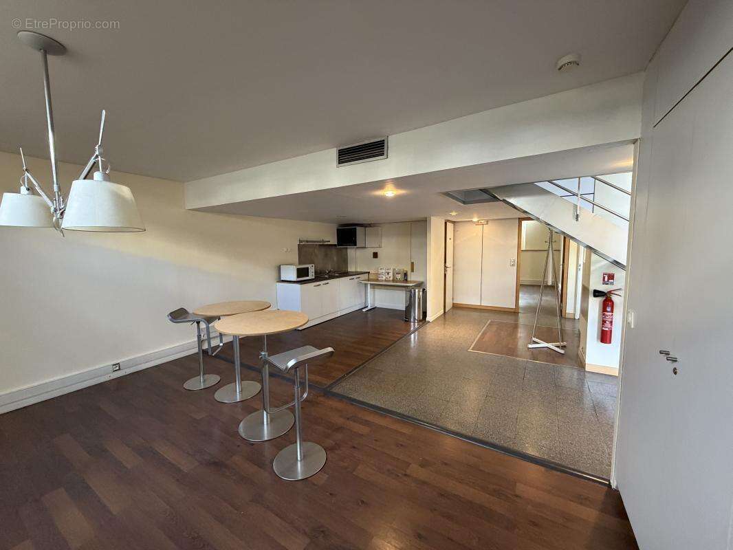 Commerce à ISSY-LES-MOULINEAUX