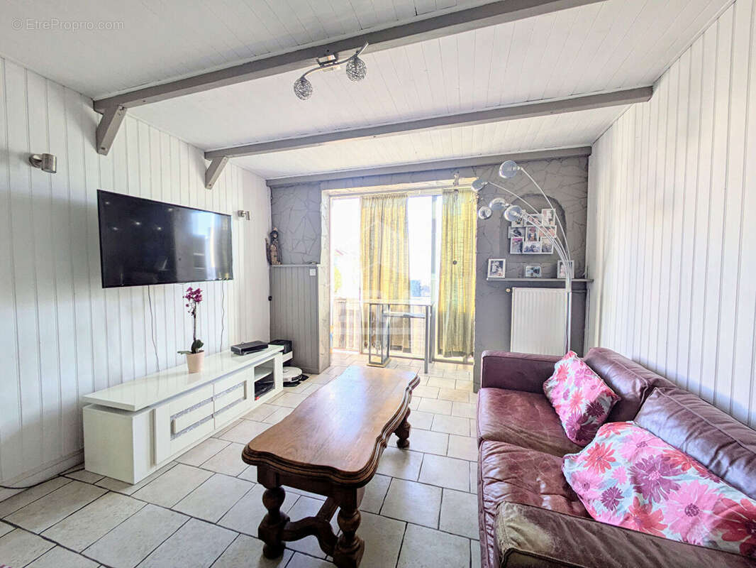 Appartement à MARSEILLE-4E