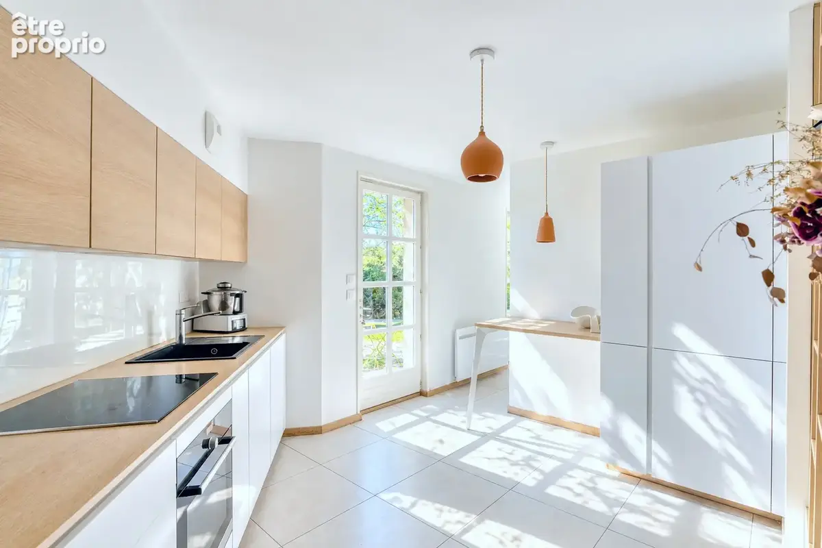 Maison 6 pièces, garages, jardin paysagé avec piscine   Saint-Cyr-au-Mont-d’Or - photo 13